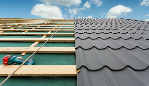 Como proteger laje, madeiramento e forro do telhado de surpresas indesejáveis